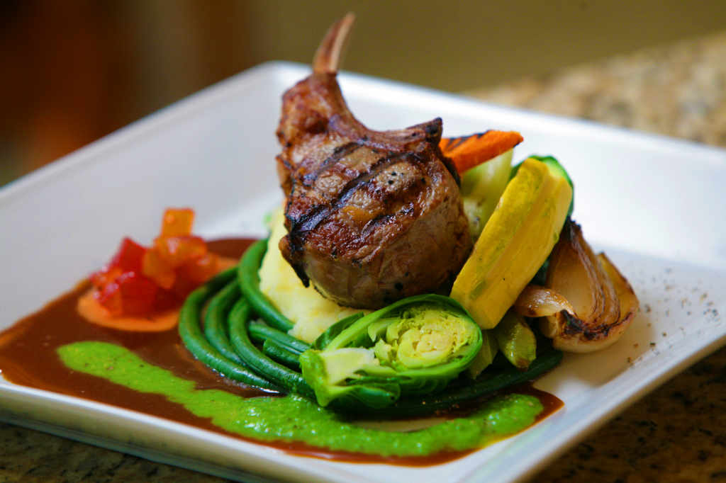 How HouseCook Works: From Choosing Meals to Delivery and Enjoying Meals at Home